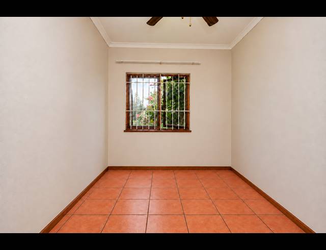3 BEDROOM TOWNHOUSE FOR SALE IN GLENWOOD